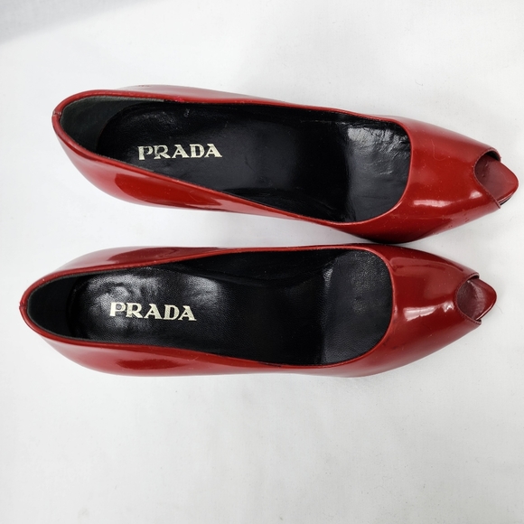 Prada Red Patent Leather Peep Toe Heels Pumps Prada Size 38 US 8 made in Italy - Picture 4 of 11